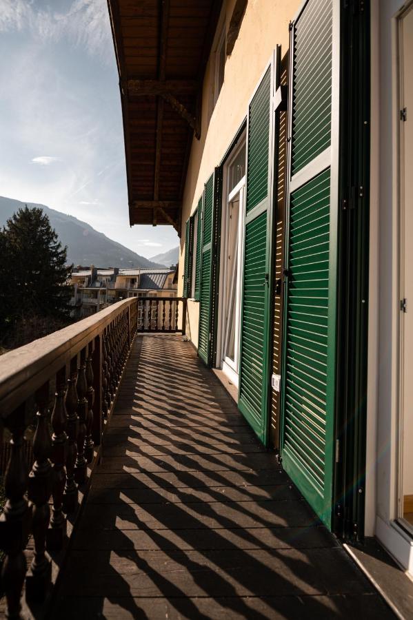 Guesthouse Diwine Merano Eksteriør bilde A balcony in Italy