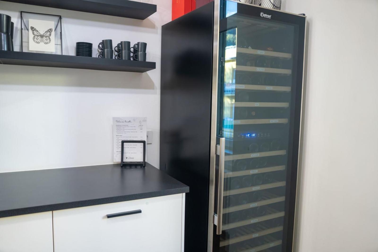 Guesthouse Diwine Merano Eksteriør bilde Wine cooler
